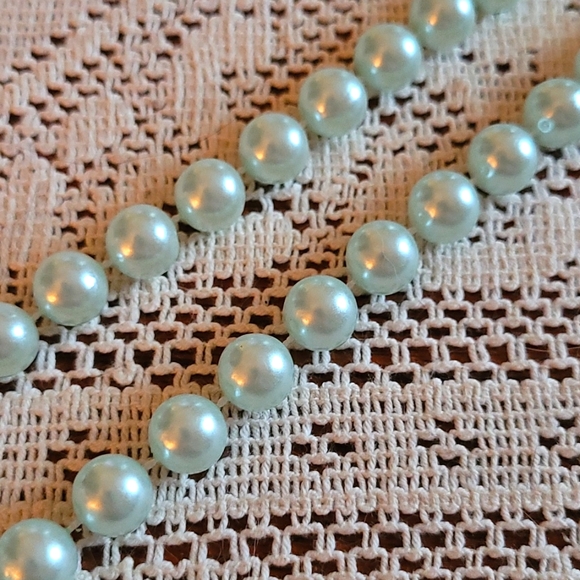 Blue long faux pearls - Picture 1 of 3